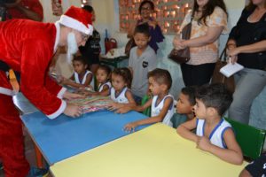 Entrega de presentes do Meu Melhor Natal 2016